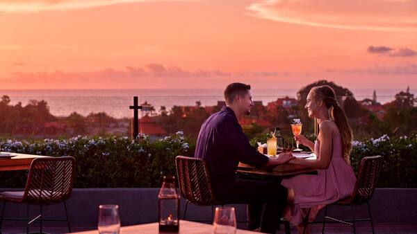 Above Rooftop Seminyak: Jam Buka, Harga Koktail, Dress Code