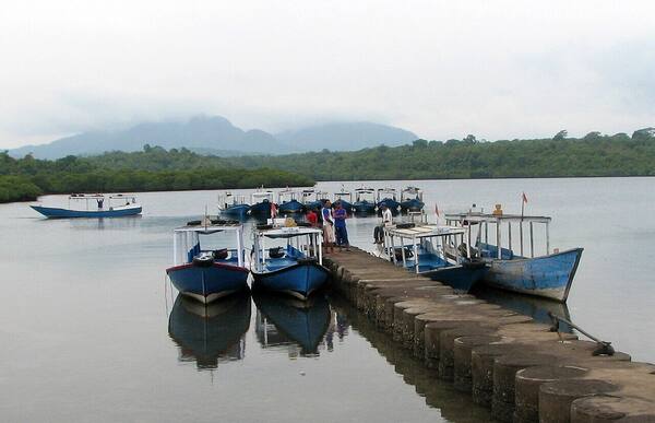 Air Panas Banyuwedang: Hot Spring Belerang Asin di Tepi Laut Bali Barat