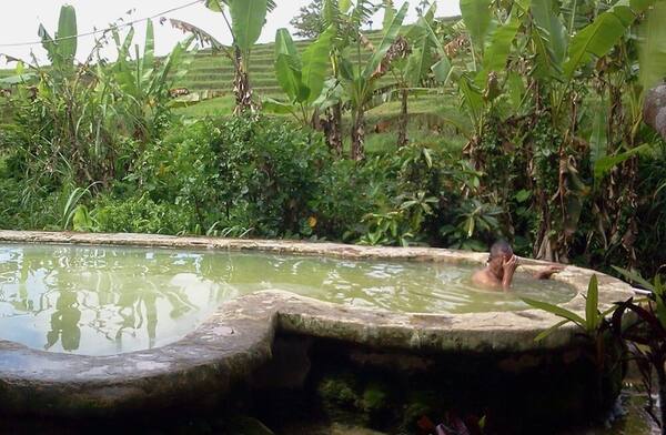 Air Panas Belulang, Tabanan: Hot Spring Sepi di Tengah Sawah