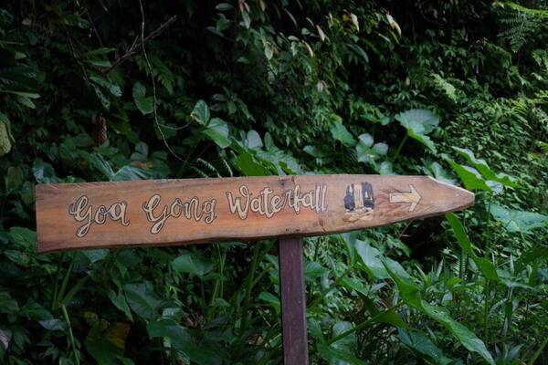 Air Terjun Goa Gong Sulangai atau Nungnung? Pilih yang Mana