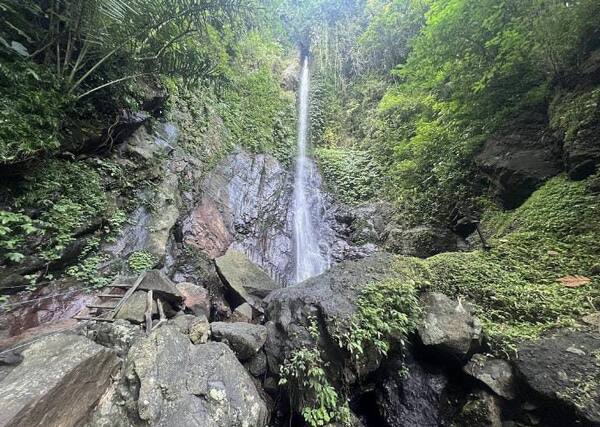 Air Terjun Jagasatru Karangasem: Donasi, Melukat, dan Rute