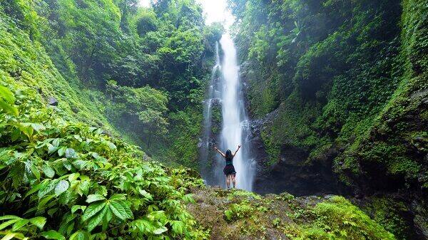 Air Terjun Melanting: Pesona Tersembunyi di Hijaunya Munduk