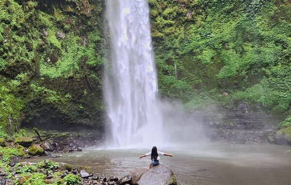 Air Terjun Nungnung: Petualangan 500 Anak Tangga di Dataran Tinggi Badung
