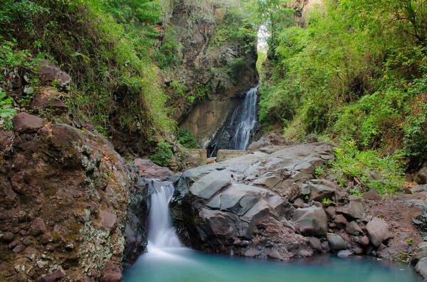 Air Terjun Sing Sing: Air Terjun Tersembunyi nan Sejuk di Lovina