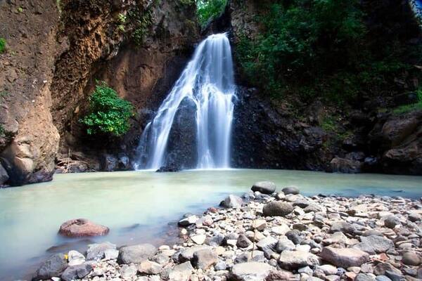 Air Terjun Sing Sing: Air Terjun Tersembunyi nan Sejuk di Lovina