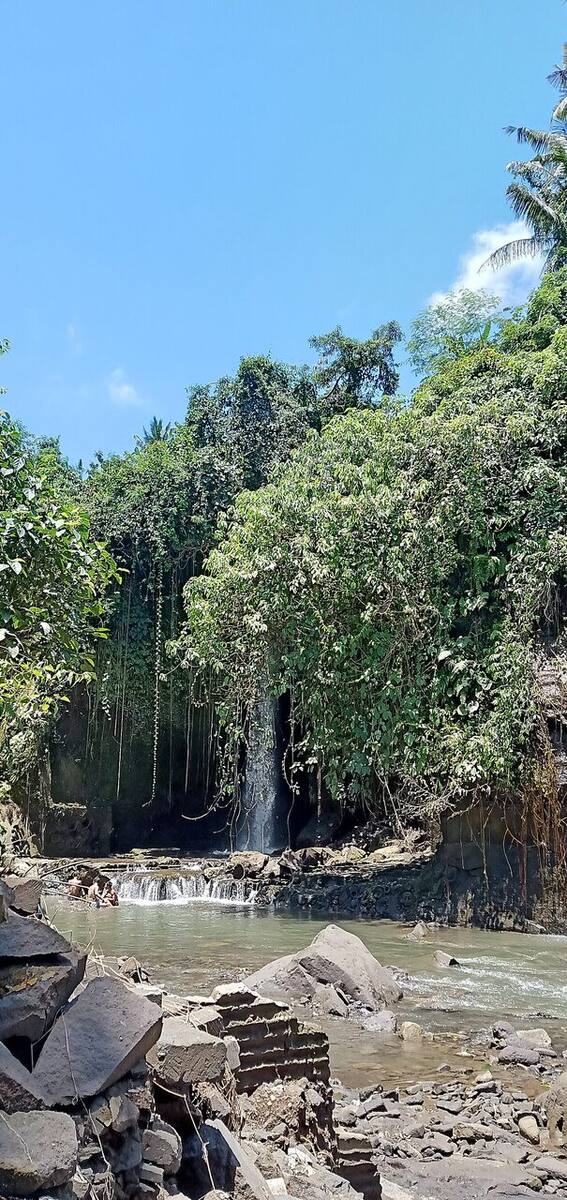Air Terjun Sumampan, Gianyar: Air Terjun Berukir Tersembunyi di Desa Kemenuh