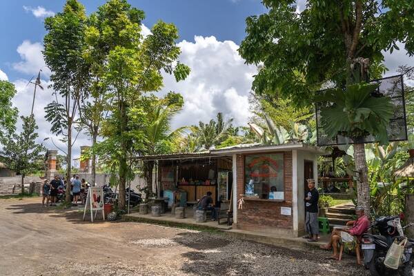 Air Terjun Suwat, Kolam Alami yang Jauh Lebih Sepi dari Tegenungan