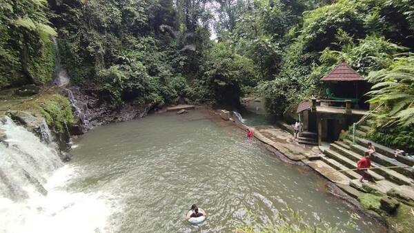 Air Terjun Taman Sari Bakbakan, Gianyar: Kolam Alami 100 m² Hasil Gotong Royong Warga Banjar