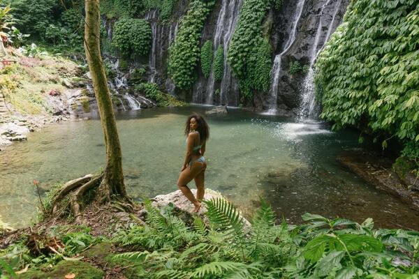 Air Terjun Terbaik di Bali 2026: 10 Air Terjun Wajib, Tiket, Akses & Cara Hemat Voucher Hotel