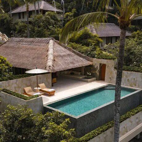 Amankila: Resor Mewah dengan Kolam Renang Bertingkat Menghadap Selat Lombok di Karangasem