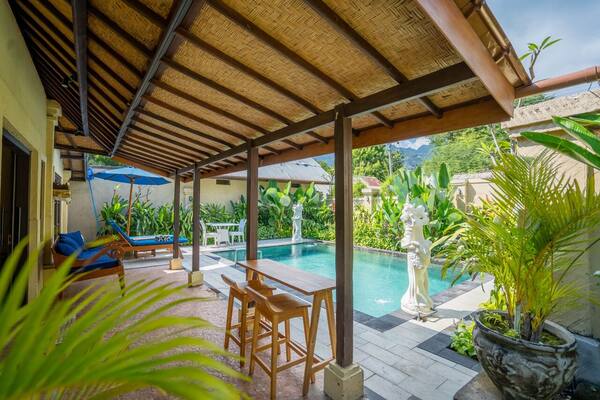 Amertha Bali Villas atau Pondok Sari? Memilih Resor di Pemuteran