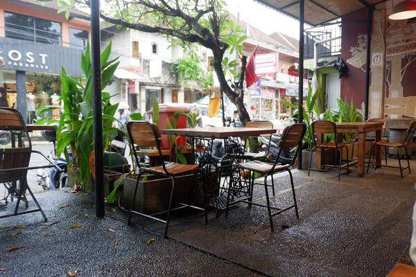 Anomali Coffee Ubud: Mencicipi Peta Kopi Nusantara dalam Satu Meja