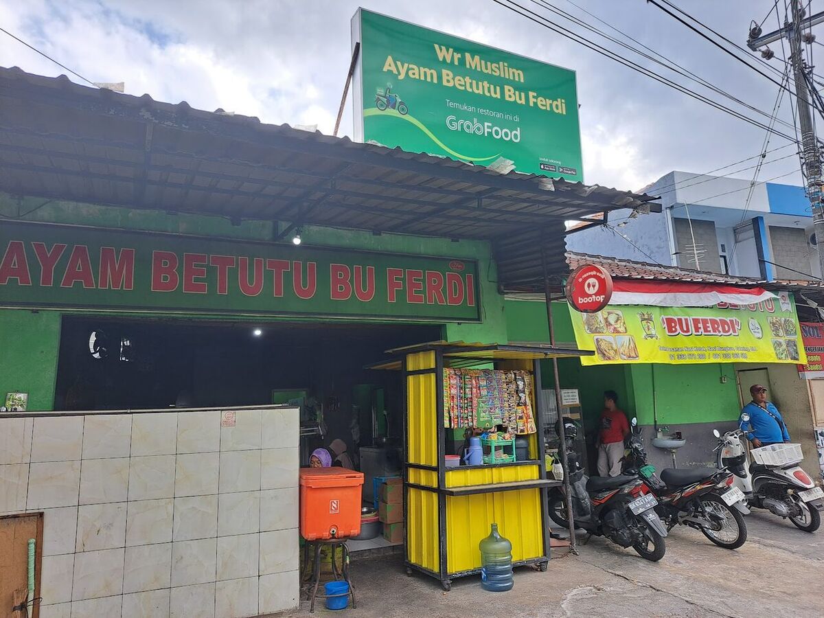 Ayam Betutu Bu Ferdi, Denpasar: Rp15-25k a Plate, Shuts by Evening