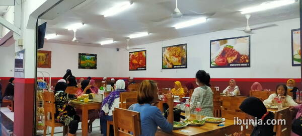 Ayam Betutu Ibu Nia Renon: Harga, Menu, dan Status Halal