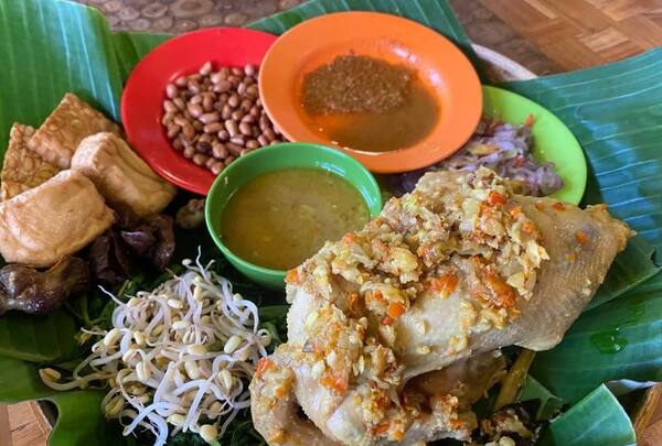Ayam Betutu Men Tempeh Gilimanuk: Legenda Pedas Sejak 1978