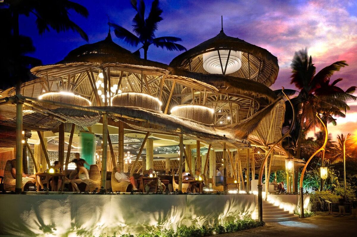 Azul Beach Club Legian: Tiki Bar, Happy Hour and Cabana Prices