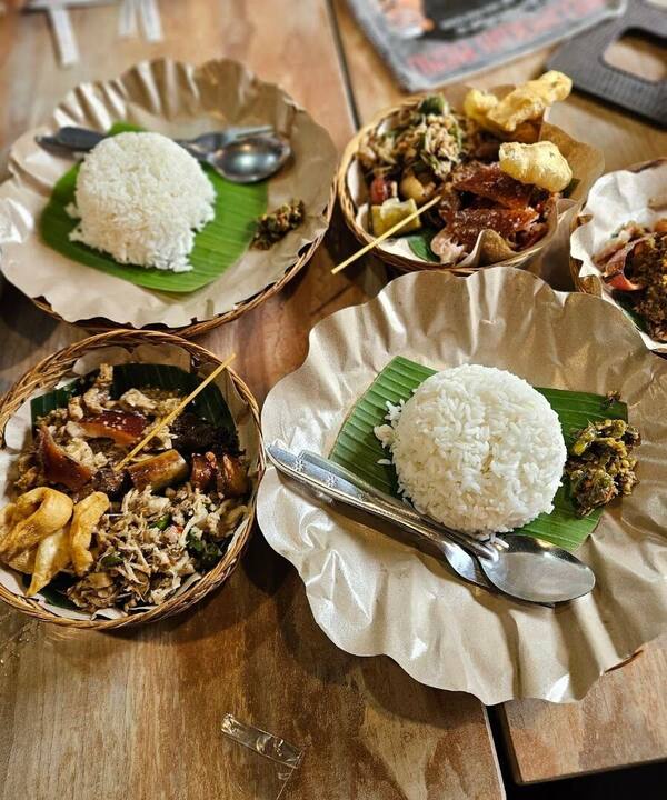 Babi Guling Melinggih Denpasar: Harga, Jam, dan Babi Hitam Lokal