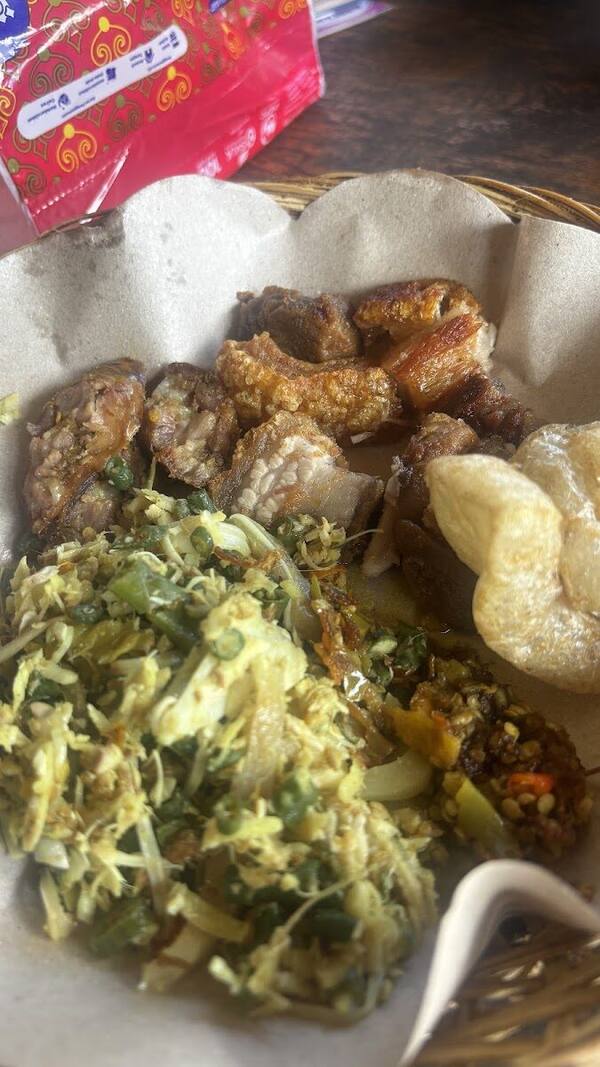 Babi Kriuk Mek Sunadi Klungkung: Harga dan Jam Datang