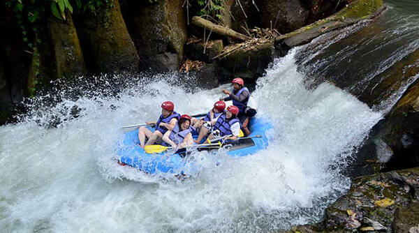 Bakas Levi Rafting: Arung Jeram 7,5 Km di Sungai Melangit, Klungkung