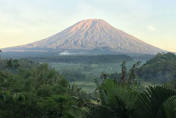 Bali Asli Restaurant: Farm-to-Table Balinese Otentik dengan Panorama Gunung Agung