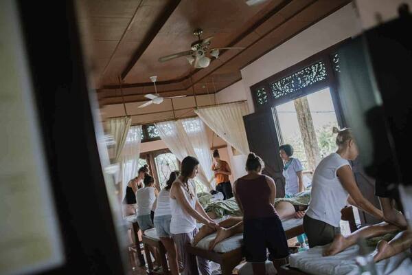 Bali BISA Sanur: Pijat Kelas Sekolah Spa dengan Harga Jujur