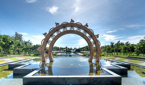 Bali di Bulan Desember 2026: Cuaca, Ombak, Upacara & Harga Hotel