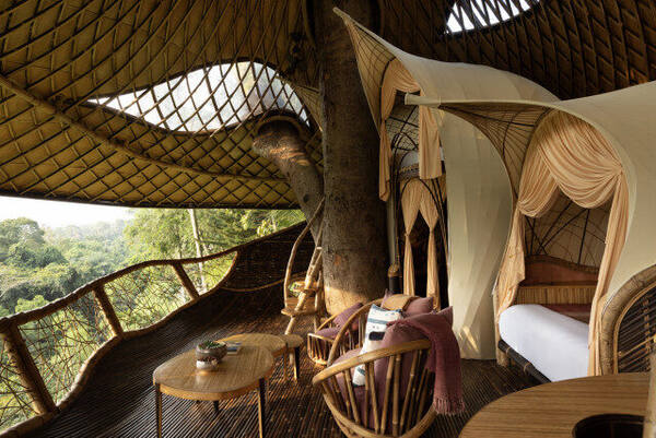 Bambu Indah: Surga Eco-Luxury dari Bambu di Tepi Lembah Ayung, Ubud