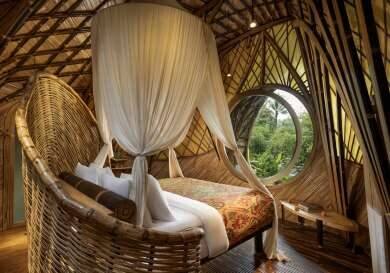 Bambu Indah: Surga Eco-Luxury dari Bambu di Tepi Lembah Ayung, Ubud