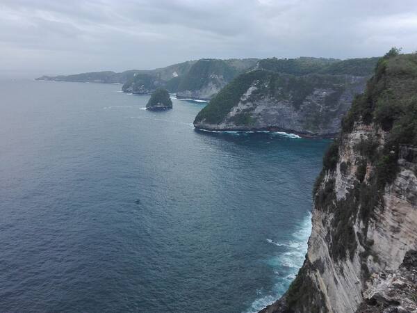Banah Cliff Point, Nusa Penida: Lengkung Karang di Tebing Barat Daya