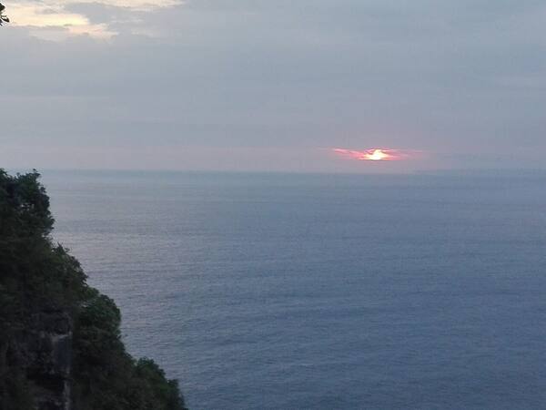 Banah Cliff Point, Nusa Penida: Lengkung Karang di Tebing Barat Daya