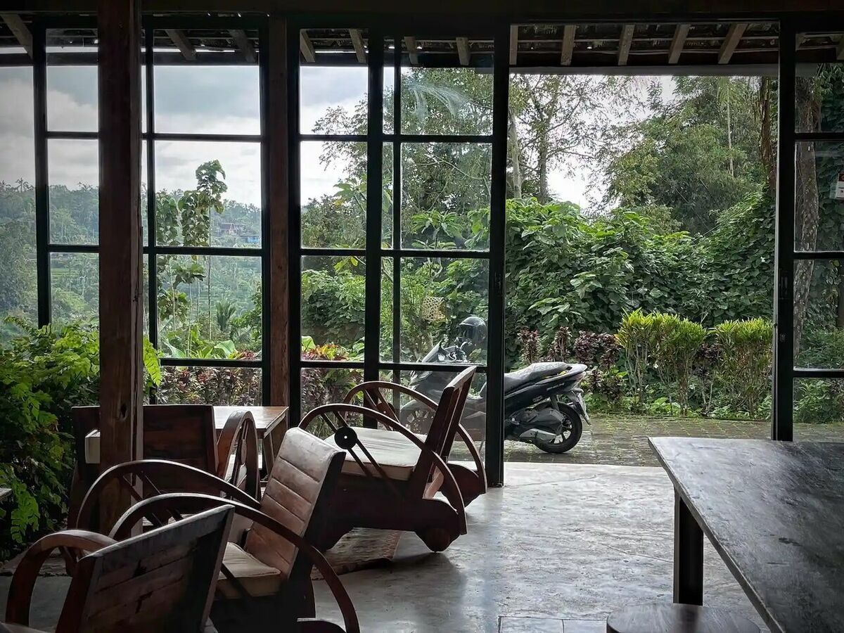 Batu Karu Kopi Jatiluwih: Coffee Prices and Rice Terrace Seats