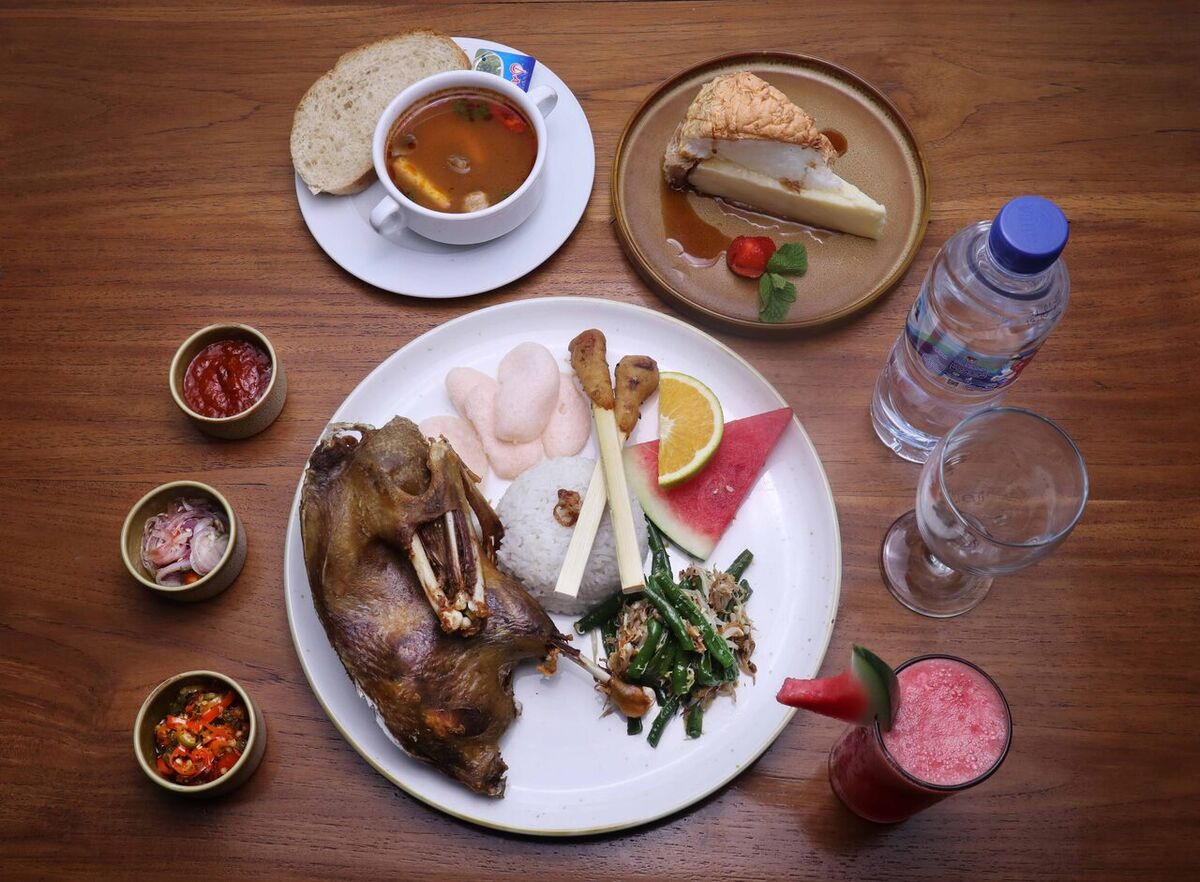 Bebek Bengil Ubud: Crispy Fried Duck by the Rice Fields