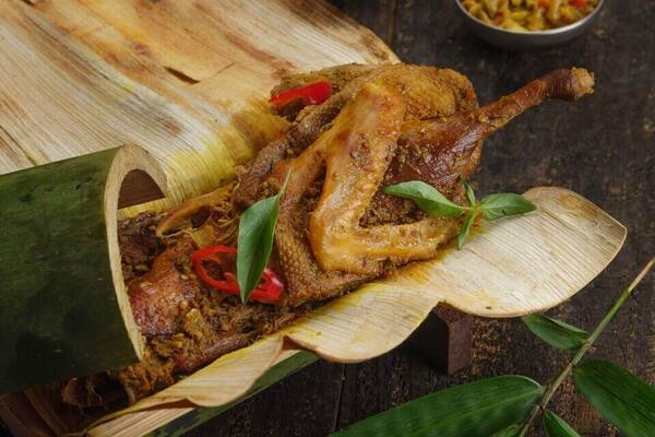 Bebek Timbungan: 12-Hour Balinese Duck on Sunset Road