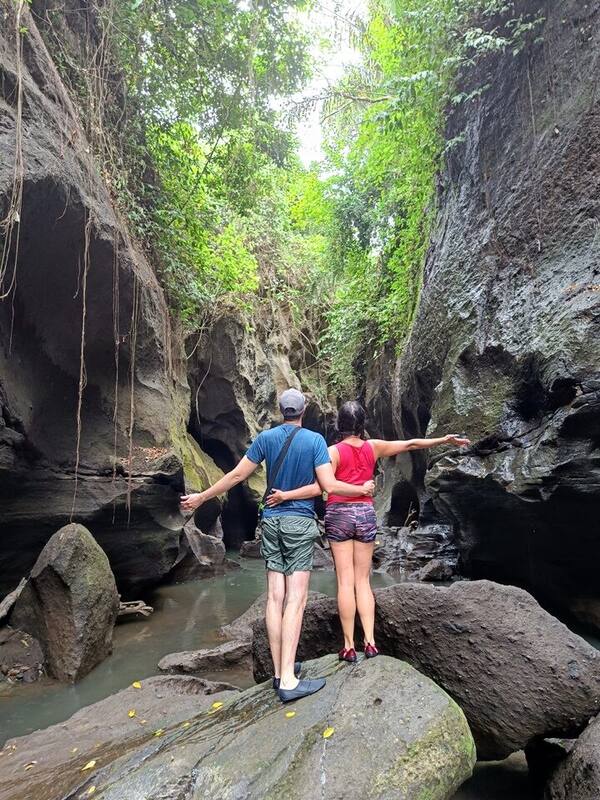 Beji Guwang Hidden Canyon: Petualangan Menyusuri Tebing Batur Terukir di Sukawati
