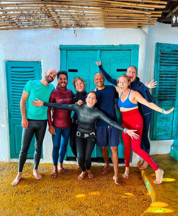 Belajar Freediving di Apneista Amed: Kursus, Biaya, dan Kenapa Teluk Jemeluk Ramah Pemula