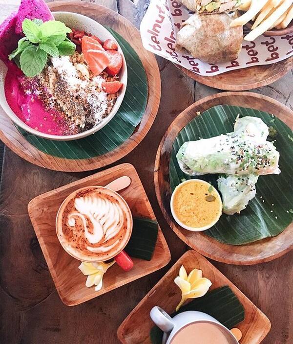 Betelnut Cafe Canggu: Ikon Bambu untuk Sarapan Sehat & Nongkrong Surfer