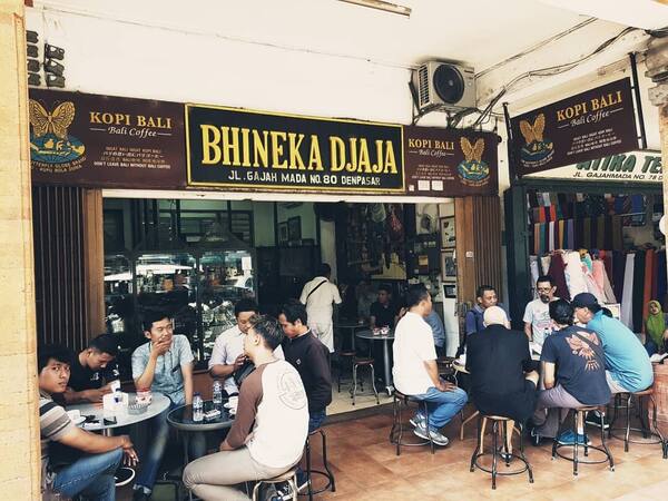 Bhineka Djaja: Kedai Kopi Tertua di Bali Sejak 1935