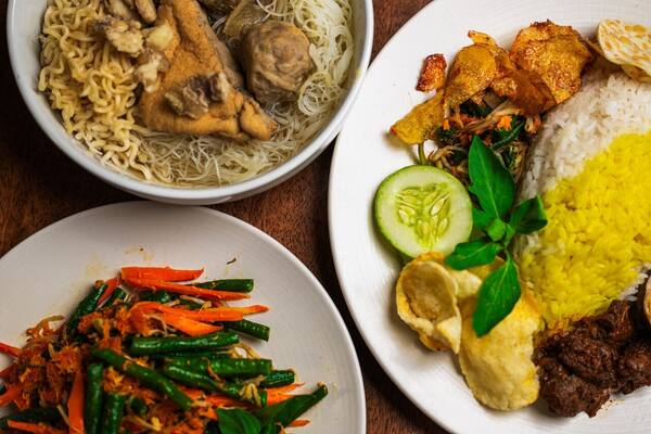 Biku Bali di Petitenget: High Tea dalam Joglo Berusia 150 Tahun