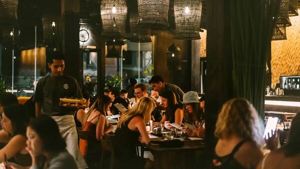 Billy Ho Canggu: Harga Koktail, Jam DJ, dan Perlu Reservasi?
