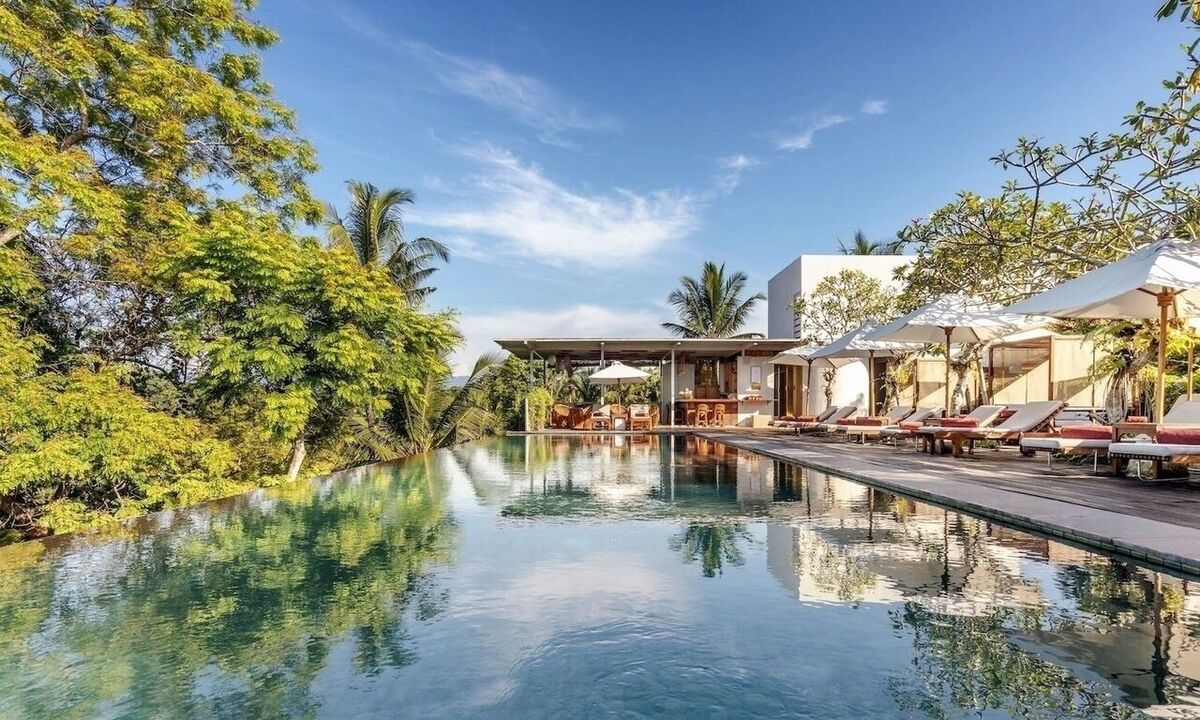 Bisma Eight Ubud: A Timber-and-Concrete Boutique Hotel Above the Valley