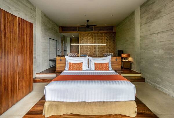 Bisma Eight Ubud: Hotel Butik Kayu dan Beton dengan Kolam Menghadap Lembah