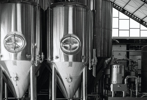 Black Sand Brewery Canggu: Jadwal Happy Hour, Harga Pint, Parkir
