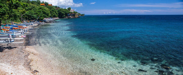Blue Moon Villas Resort, Amed: Basecamp Lereng Bukit untuk Penyelam dan Keluarga