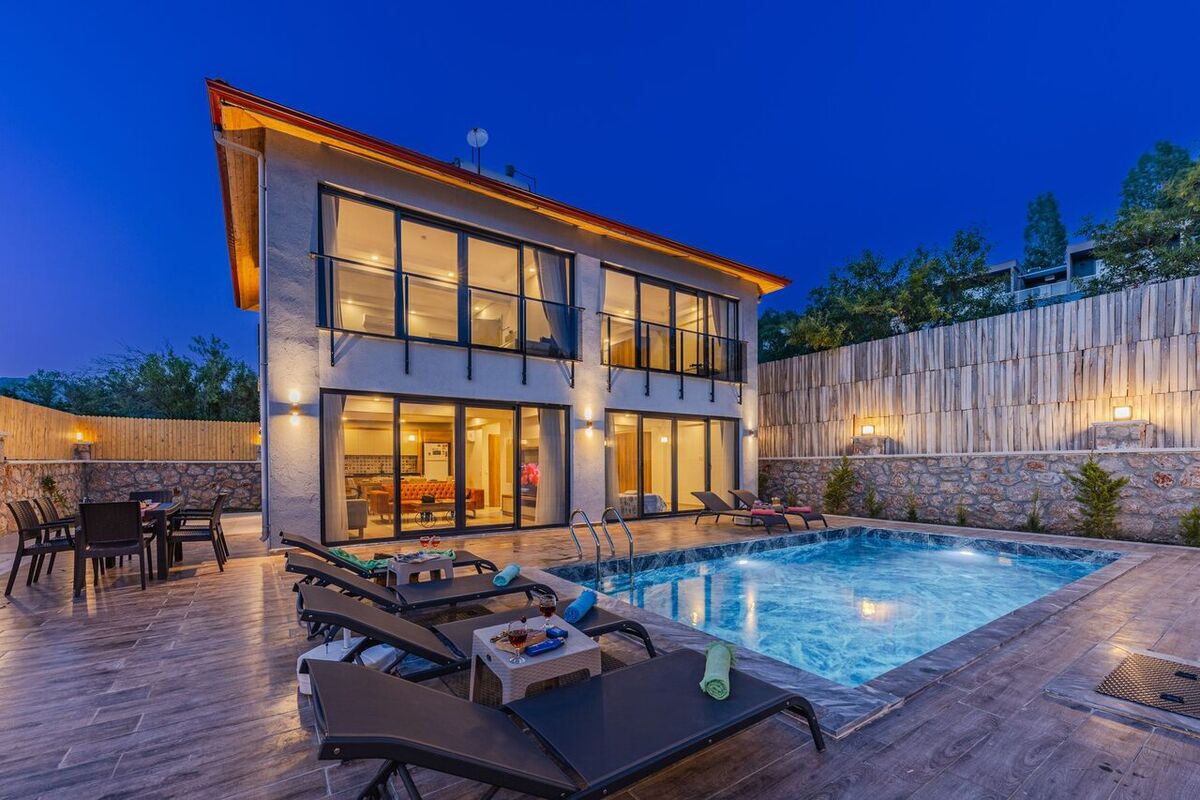 Can You Throw a Party at a Bali Villa? Noise and Permit Rules 2026