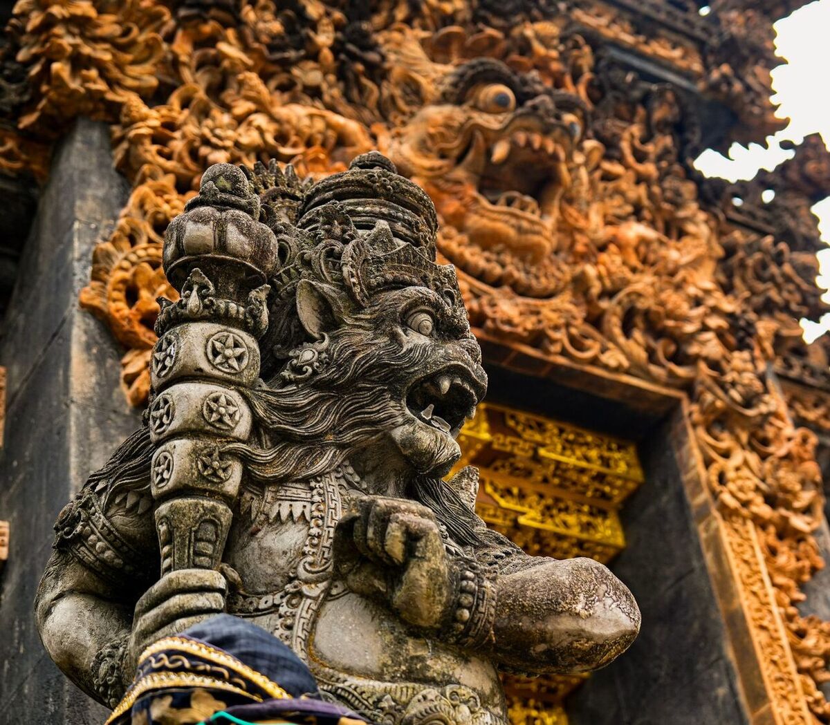 Si possono portare statue o oggetti antichi fuori da Bali?