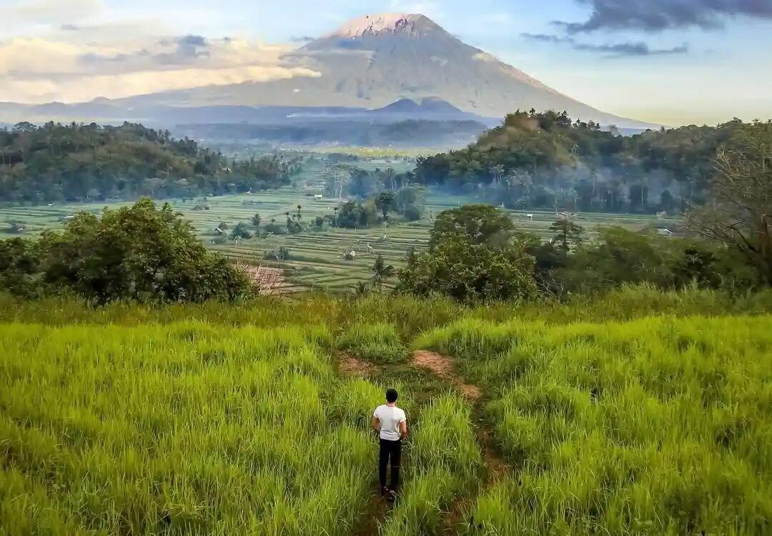 Bukit Cinta Pangi, Karangasem: Sunrise Route, Fees and Best Time