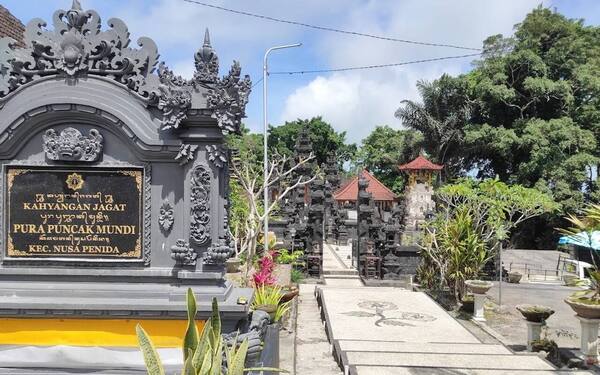 Bukit Mundi: The Roof of Nusa Penida, Almost Without Tourists