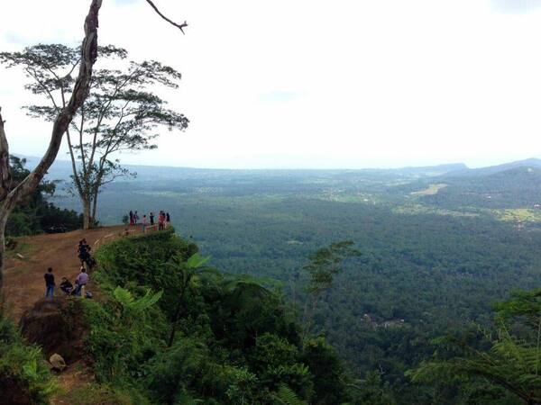 Bukit Nampo Karangasem: Rute Sunrise dari Candidasa dan Amlapura