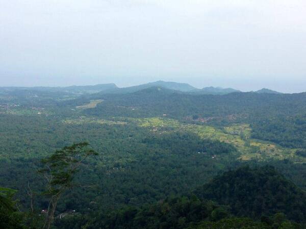 Bukit Nampo Karangasem: Rute Sunrise dari Candidasa dan Amlapura