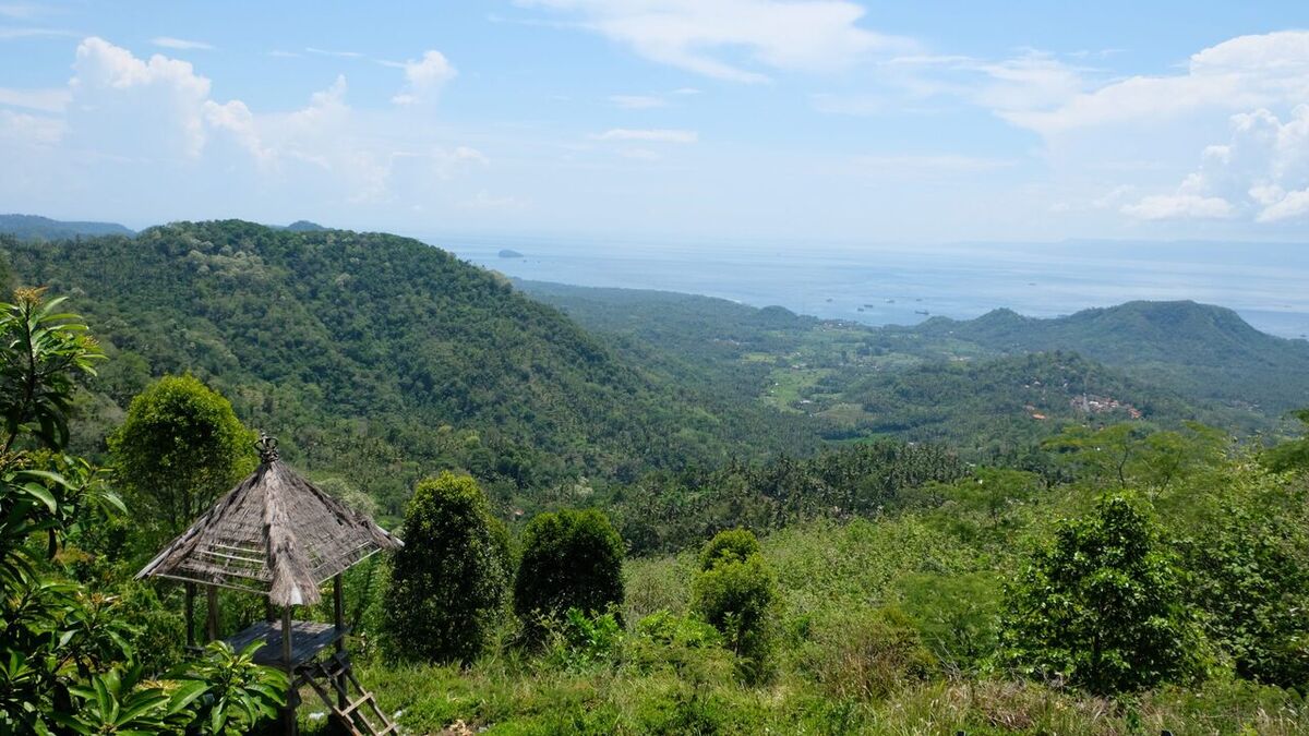 Bukit Putung, Karangasem: East Bali Panorama With No Queue for Photos